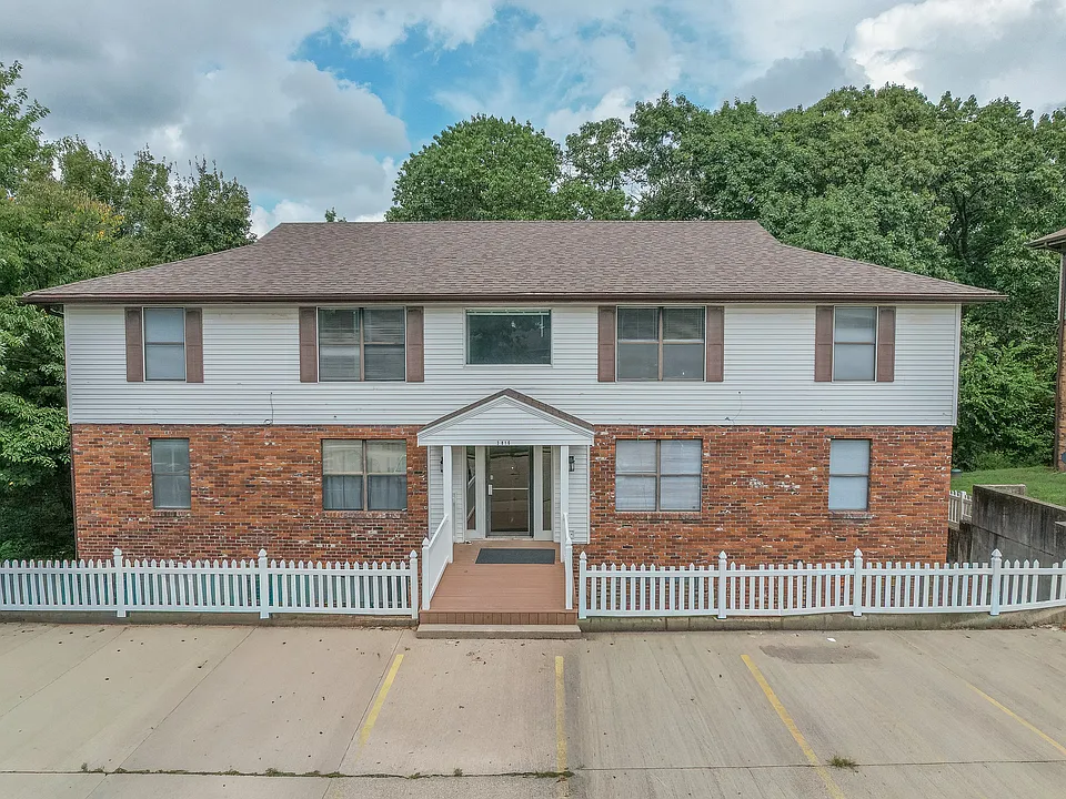 3816 Candlelight Dr
