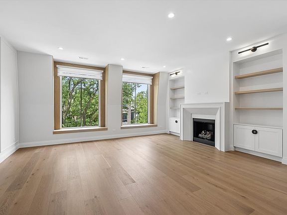3rd image of 3739 N Clifton Ave #3