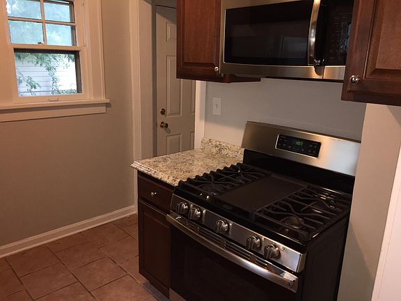 4th image of 22471 Lakemont Ave