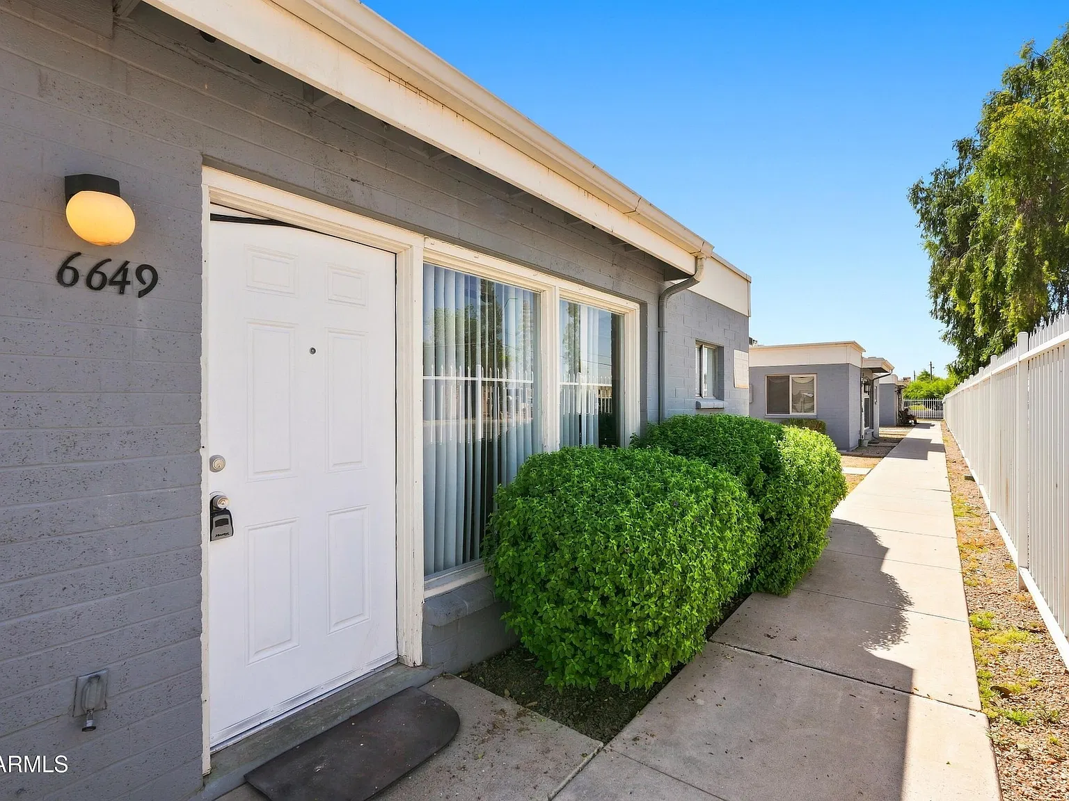 2 bed, 1.0 bath, 837 sqft, $1,350 — Photo 2