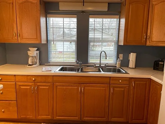 356 Lavender St — Photo 10