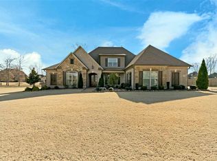 36 Lake Pointe Dr, Jackson, TN 38305