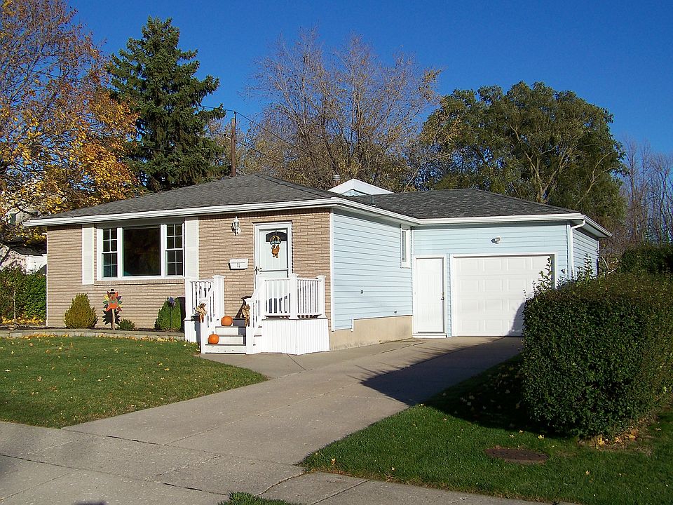 1st image of 11 Chateau Ct