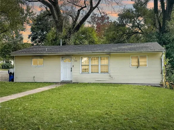 200 Elbring Dr, Saint Louis, MO 63135