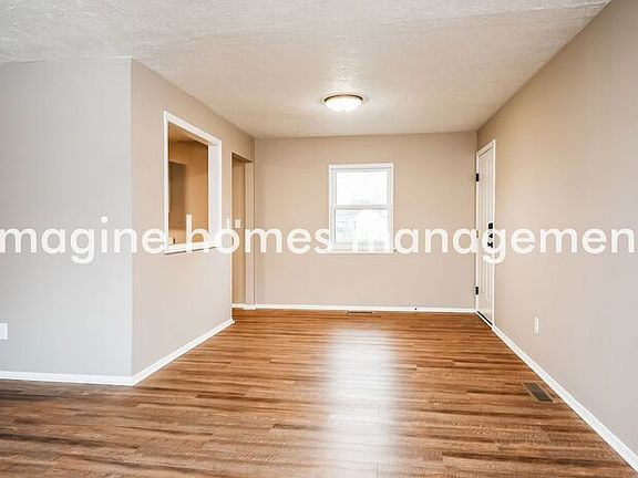 4th image of 35143 Bainbridge Rd