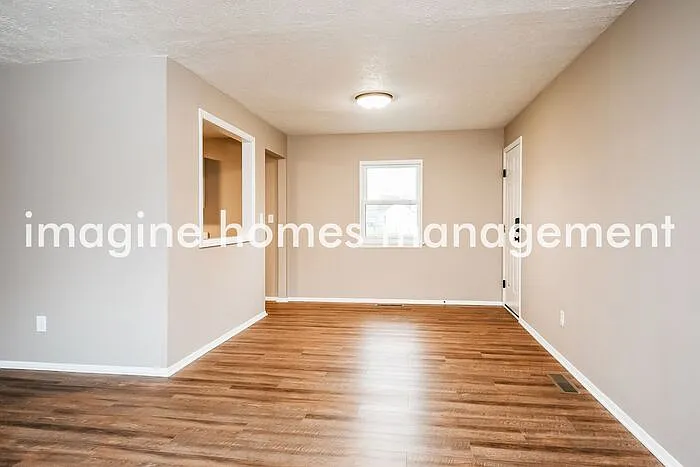 35143 Bainbridge Rd — Photo 4