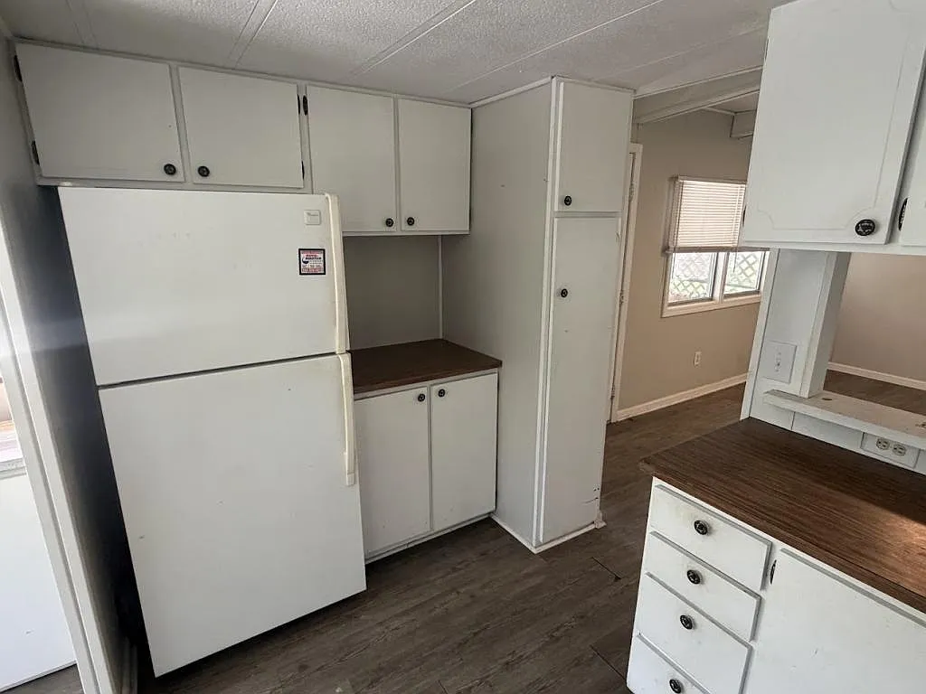 2355 Gardner St — Photo 4