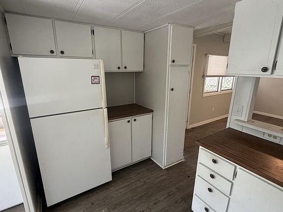 4th image of 2355 Gardner St