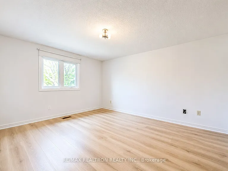10 Pinewood Dr — Photo 40