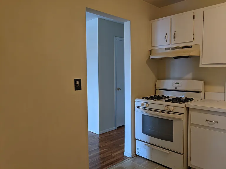 College Dr — Photo 4
