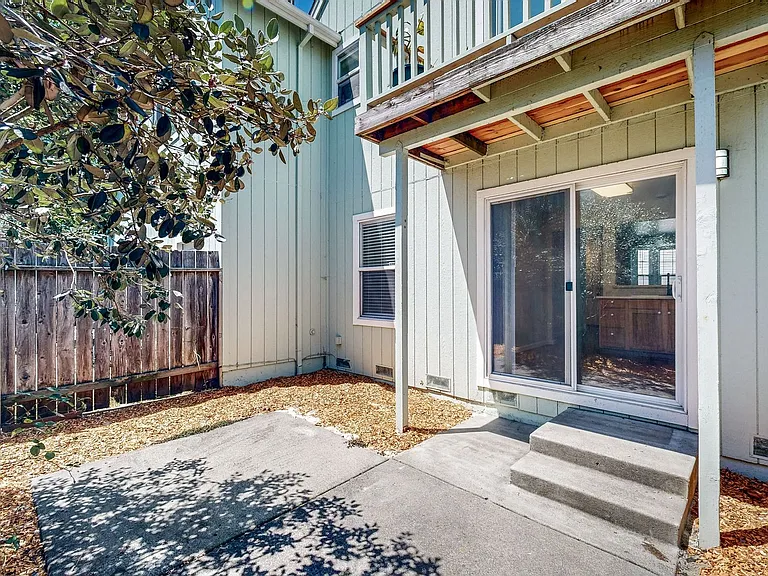 1211 Hidden Creek Pl — Photo 18