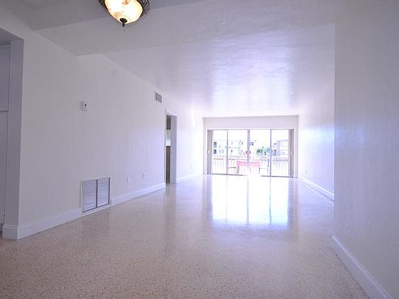 2nd image of 7835 Crespi Blvd APT 3