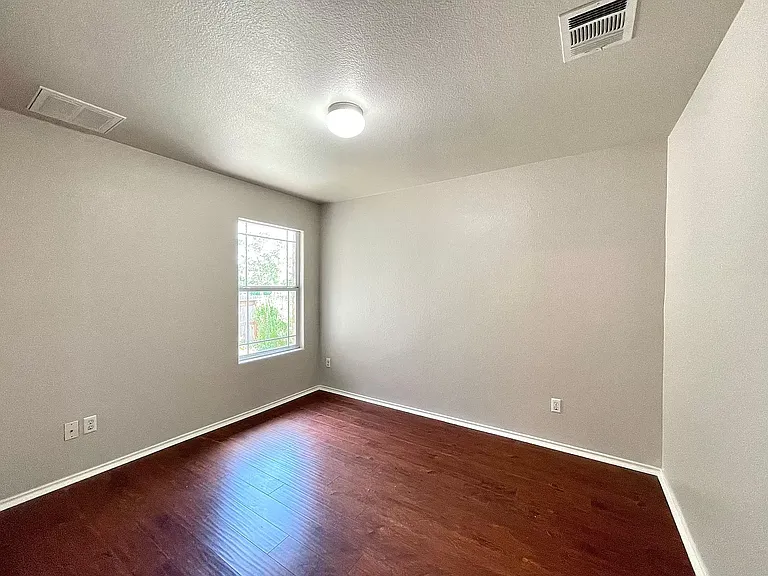 3101 Barksdale Dr — Photo 10