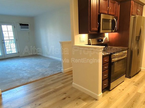 3rd image of 4570 54th St Unit 204