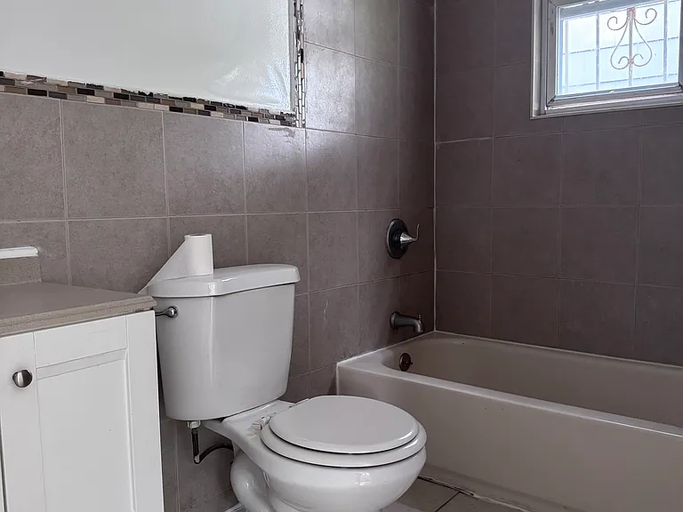 256 Charles Ave #2 — Photo 10