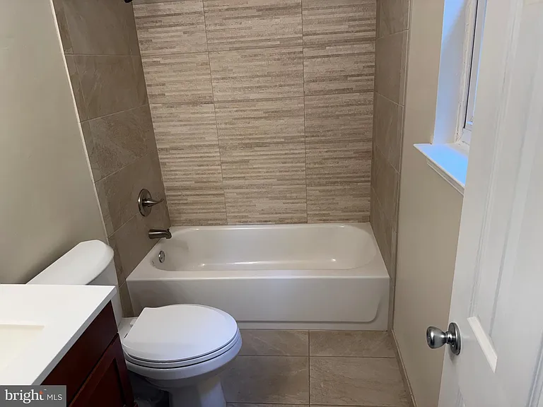 60 Providence Ave — Photo 26