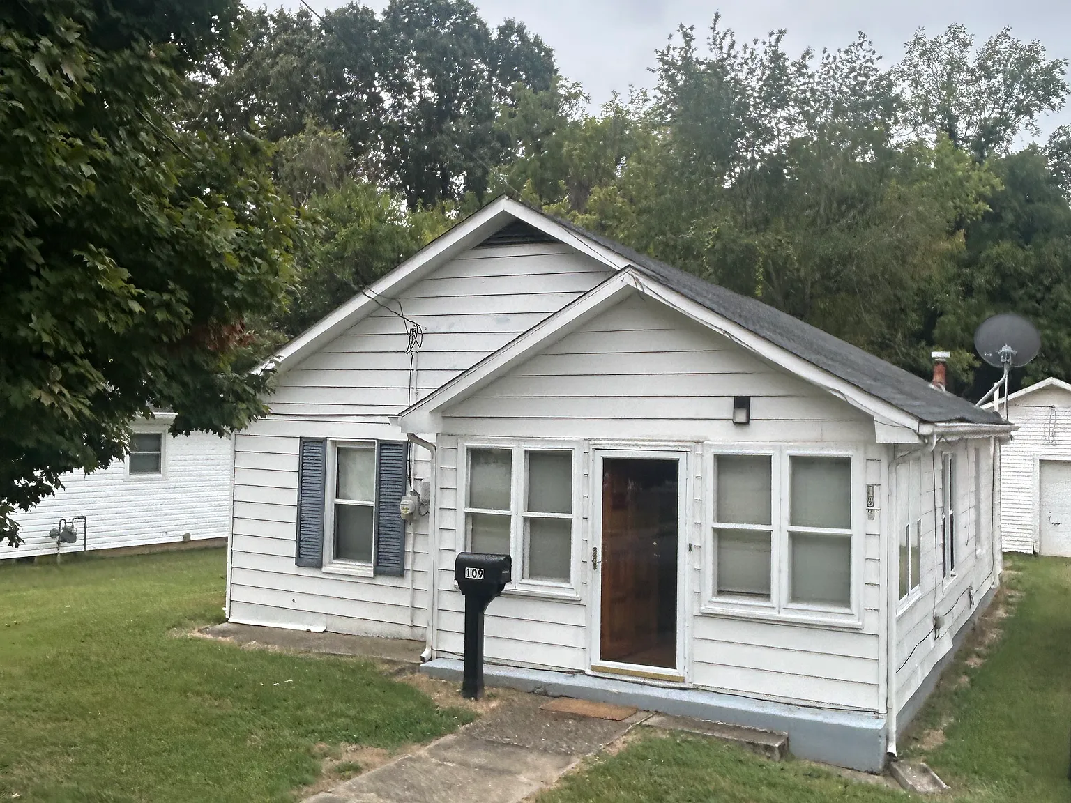 2 bed, 1050 sqft, $750 — Photo 1