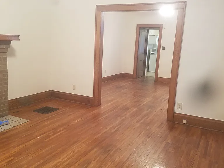 2842 Indianola Ave — Photo 1