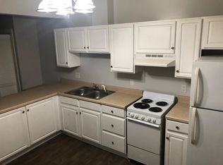 909 W 3rd St APT 7, Davenport, IA 52802