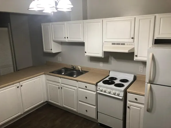 909 W 3rd St APT 7, Davenport, IA 52802
