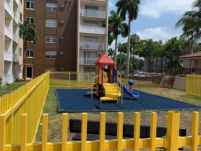 6950 Miami Gardens Dr #2211 — Photo 13