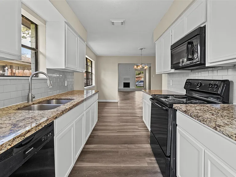5026 Fitzwater Dr — Photo 8