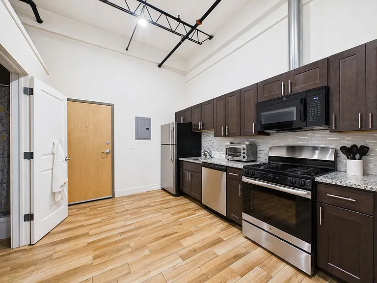 Chelten Lofts — Photo 6