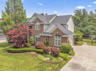 16793 Abby Cir, Northville, MI