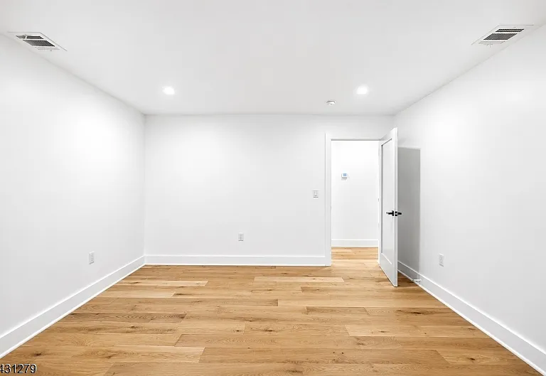 44 E Cedar St — Photo 30