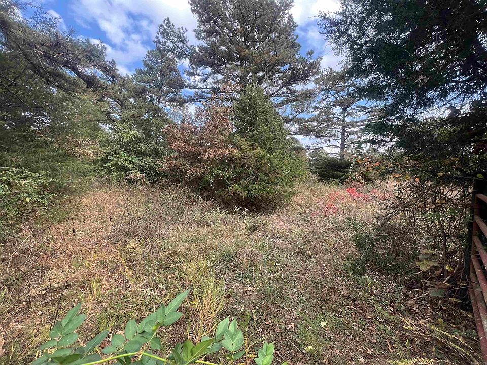 2nd image of 115 Fuller Rd
