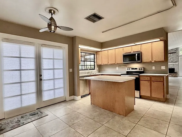 241 Hummingbird Ln — Photo 7