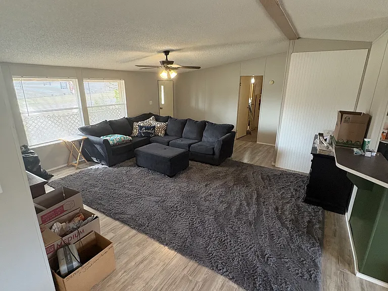15868 Holiday Pkwy — Photo 21