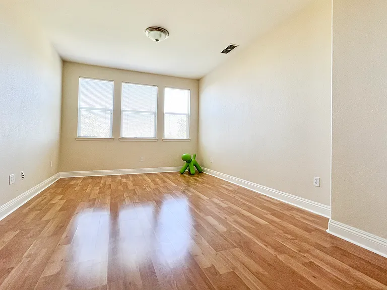 2721 Bronco Creek Way — Photo 6