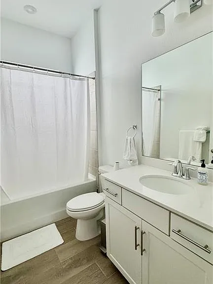 15048 Pinehurst Ln — Photo 11