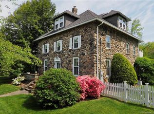 96 Weed Ave, Norwalk, CT 06850