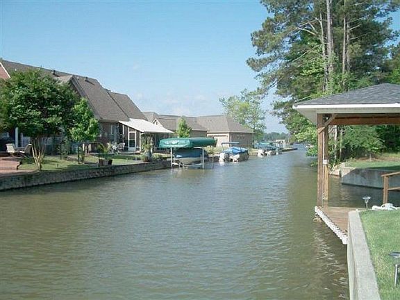 2nd image of 102 Burchwood Bay Cv