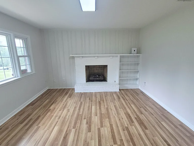 200 Wellview Dr — Photo 11