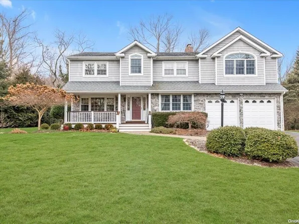 5 Greenview Circle, Huntington, NY 11743