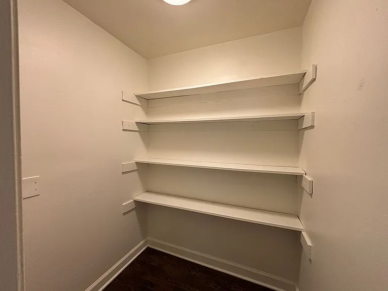 3704 Wyandotte St #6 — Photo 6