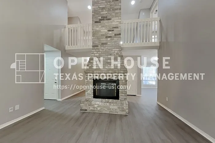 4 bed, 2.5 bath, 2316 sqft, $2,350 — Photo 4
