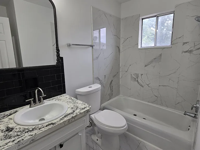 470 Zahn Dr #2 — Photo 21