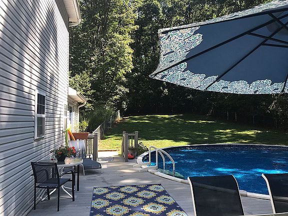 2nd image of 190 Redwood Dr