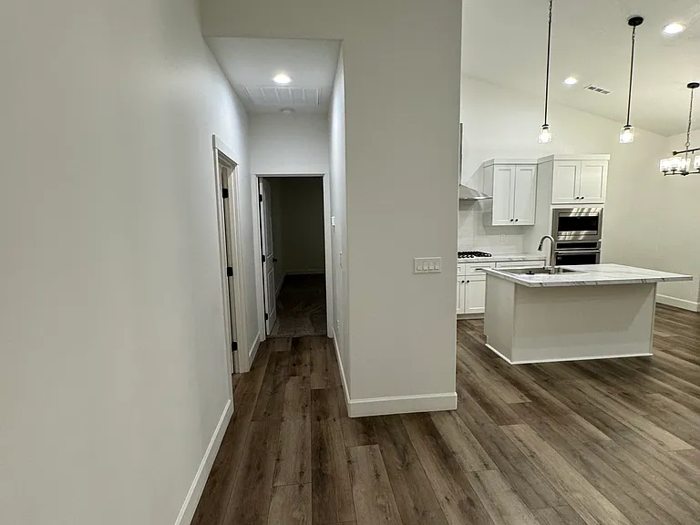 7719 Coldwater Dr — Photo 11