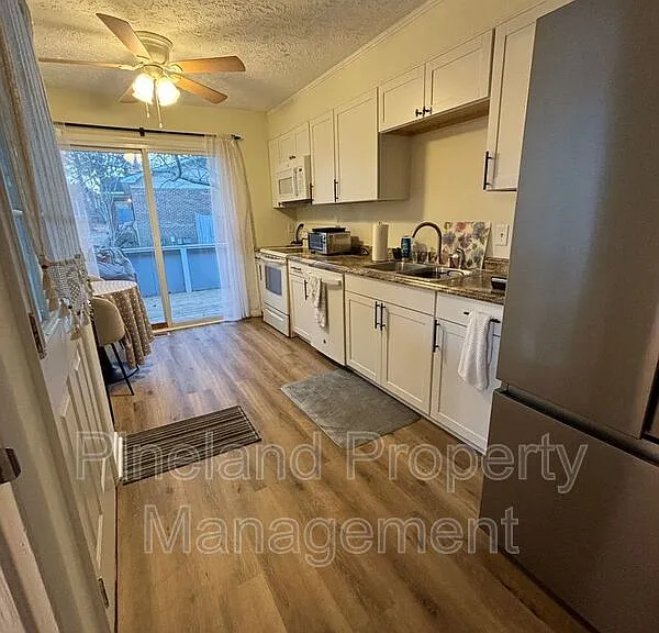 2012 Lakemeadow Dr — Photo 39