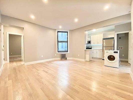 1st image of 83 Woodruff Ave #2