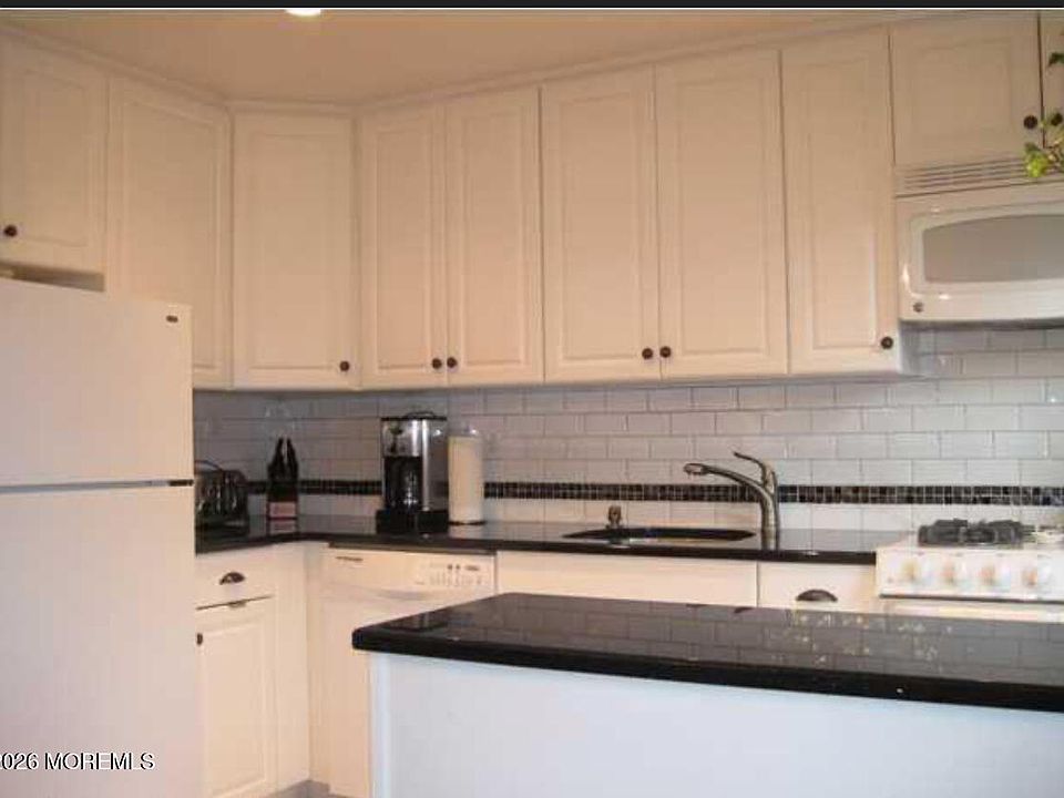 1st image of 139 Manor Drive #1305