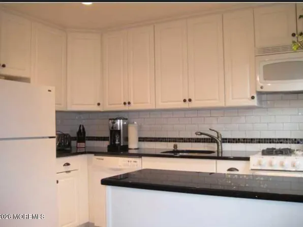 139 Manor Drive #1305, Red Bank, NJ 07701