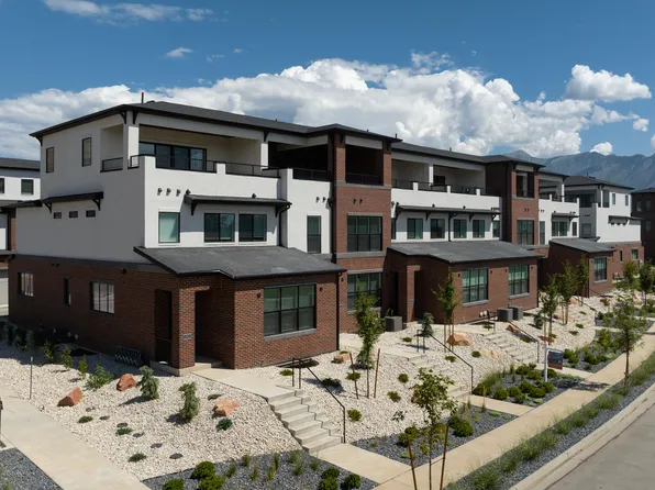 ICO Ridge Apartments & Townhomes