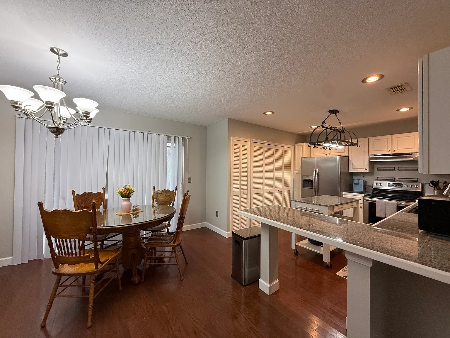 3 bed, 2.5 bath, 1485 sqft, $2,250 — Photo 4
