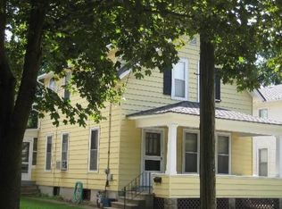 435 S Elmwood Dr, Aurora, IL 60506